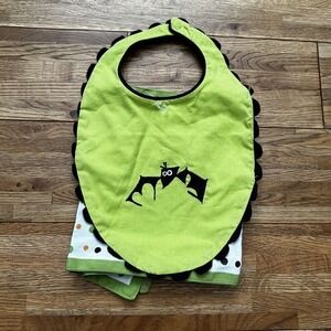 NWOT Halloween Bib And Burp Cloth
